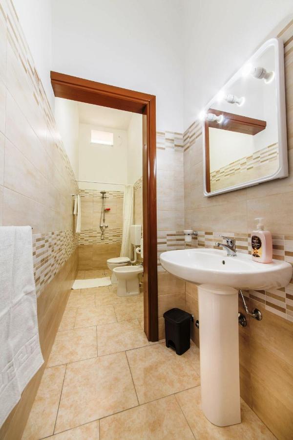 Villa Silvia Luxury Residence Taviano  Buitenkant foto